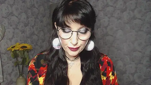 Snapshot of Aziza1 chatting on March 2025 08:00:02 PM Aziza1 online show from March 2025 08:00:02 PM