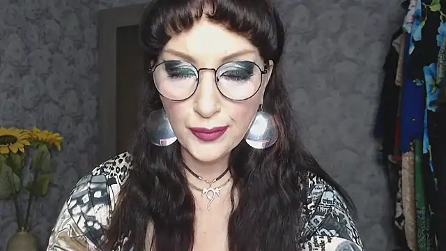 Snapshot of Aziza1 chatting on September 2025 02:09:02 PM Aziza1 online show from September 2025 02:09:02 PM