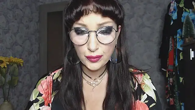 Snapshot of Aziza1 chatting on September 2025 02:21:01 PM Aziza1 online show from September 2025 02:21:01 PM