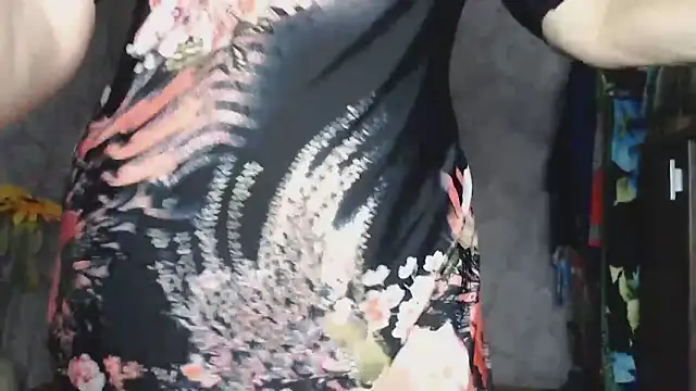 Snapshot of Aziza1 chatting on October 2025 02:48:01 PM Aziza1 online show from October 2025 02:48:01 PM