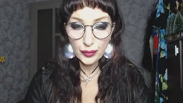 Aziza1 online show from November 2025 01:43:03 PM