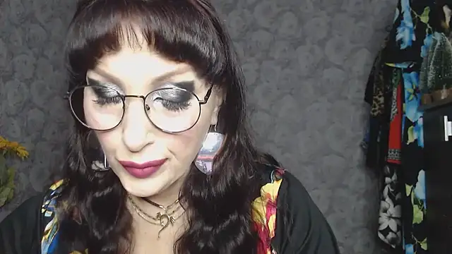 Snapshot of Aziza1 chatting on November 2025 01:10:02 PM Aziza1 online show from November 2025 01:10:02 PM