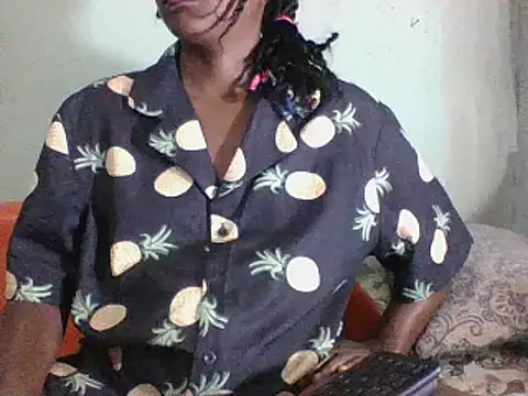 Snapshot of Hamie_sexy chatting on February 2025 03:16:01 PM Hamie sexy online show from February 2025 03:16:01 PM