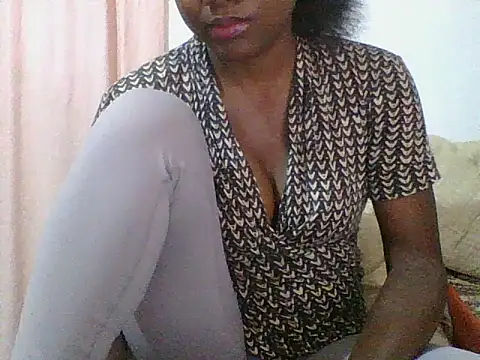 Snapshot of Hamie_sexy chatting on September 2025 01:35:02 PM Hamie sexy online show from September 2025 01:35:02 PM