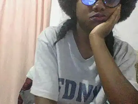 Snapshot of Hamie_sexy chatting on October 2025 07:36:02 PM Hamie sexy online show from October 2025 07:36:02 PM