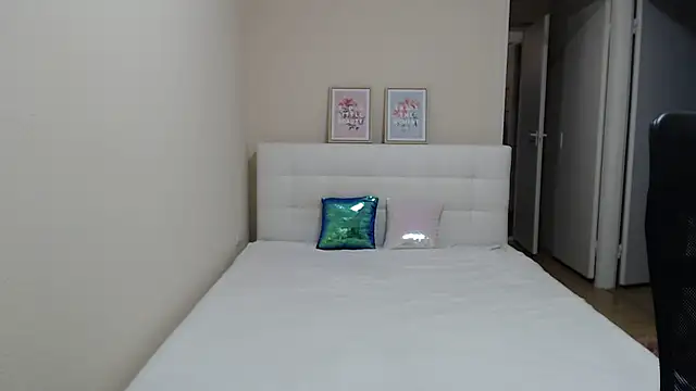 AnnaSweet18 online show from February 2025 06:20:02 PM