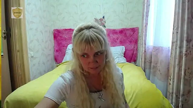 SunnySylvia online show from November 2025 09:53:01 AM