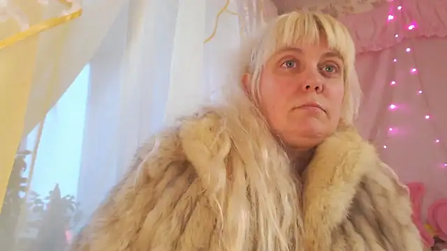 SunnySylvia online show from February 2026 01:29:02 PM