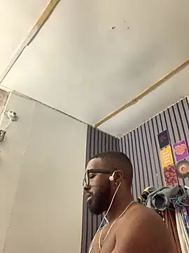 Snapshot of livepro chatting on January 2026 12:21:02 PM livepro online show from January 2026 12:21:02 PM