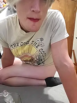 Snapshot of MaddyC6992 chatting on December 2024 06:43:01 AM MaddyC6992 online show from December 2024 06:43:01 AM