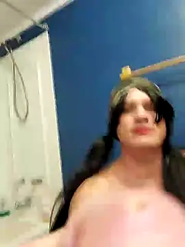 Snapshot of MaddyC6992 chatting on December 2024 09:27:01 AM MaddyC6992 online show from December 2024 09:27:01 AM