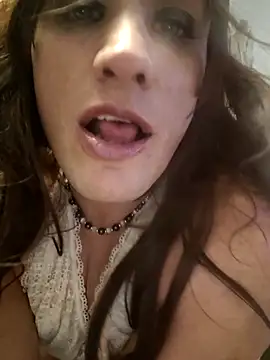 Snapshot of MaddyC6992 chatting on October 2025 05:19:02 AM MaddyC6992 online show from October 2025 05:19:02 AM