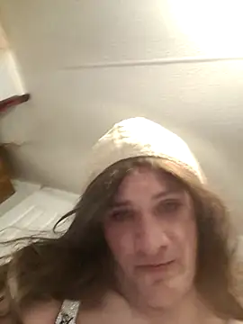 Snapshot of MaddyC6992 chatting on February 2026 01:04:02 AM MaddyC6992 online show from February 2026 01:04:02 AM