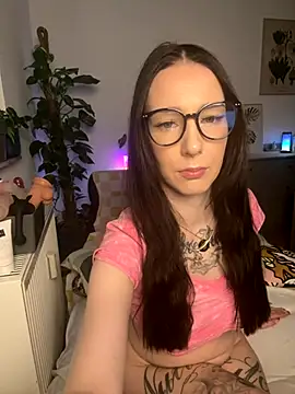 Trixie-Tainted online show from September 2025 12:17:01 PM