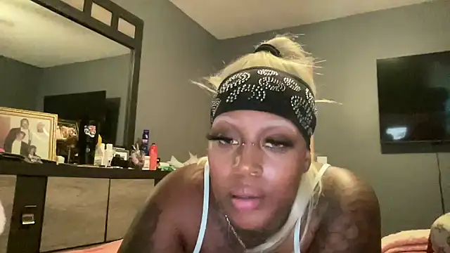 Creamesensation online show from October 2025 08:28:02 PM