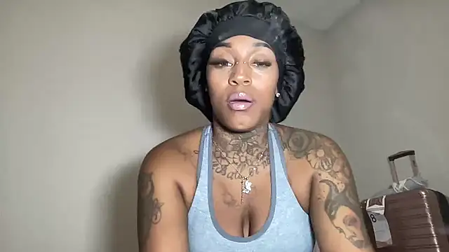 Snapshot of Creamesensation chatting on April 2026 04:19:01 AM Creamesensation online show from April 2026 04:19:01 AM