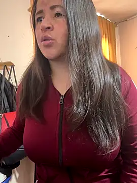 latinfemale online show from October 2025 08:07:01 PM