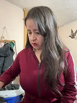 latinfemale online show from November 2025 01:11:01 AM