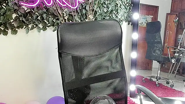 DestinyHills online show from September 2025 12:15:02 PM