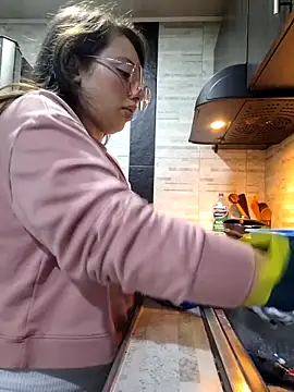 linda-schmidt online show from April 2026 12:33:01 AM