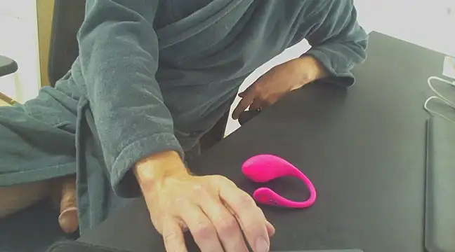 Snapshot of BisexDreams chatting on December 2024 02:22:01 PM BisexDreams online show from December 2024 02:22:01 PM