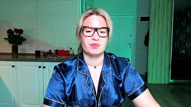 HotTiffani online show from October 2025 04:34:02 AM