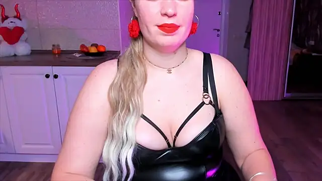 HotTiffani online show from November 2025 03:59:01 PM