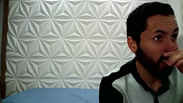 Snapshot of jerryandjessica chatting on December 2024 10:21:02 PM jerryandjessica online show from December 2024 10:21:02 PM