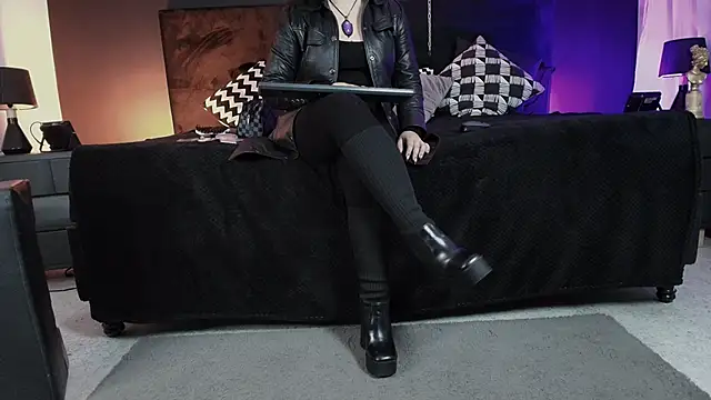  Jade 16 online show from September 2025 11:46:02 AM