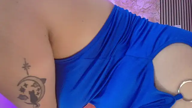 JuliRamirez online show from October 2025 12:44:02 PM