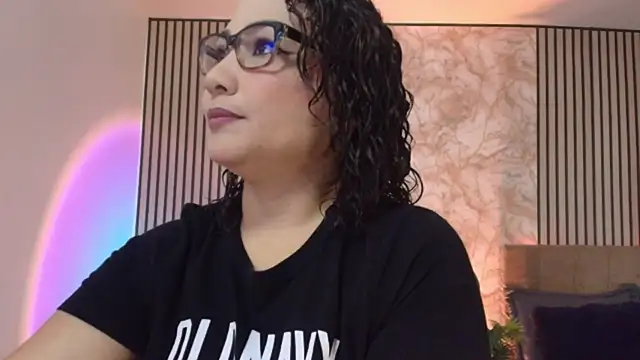 Snapshot of JuliRamirez chatting on July 2026 01:19:01 PM JuliRamirez online show from July 2026 01:19:01 PM