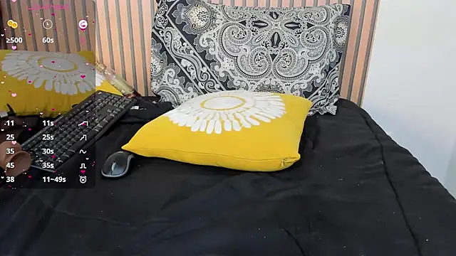 Snapshot of emma_andrew1 chatting on January 2025 06:43:02 PM emma andrew1 online show from January 2025 06:43:02 PM