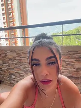 Snapshot of emma_andrew1 chatting on November 2025 04:06:02 PM emma andrew1 online show from November 2025 04:06:02 PM