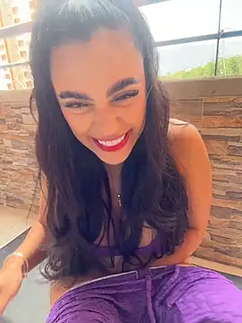 Snapshot of emma_andrew1 chatting on December 2025 04:11:01 PM emma andrew1 online show from December 2025 04:11:01 PM