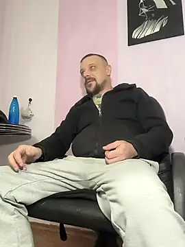 DanielOhCool online show from December 2024 10:38:02 AM