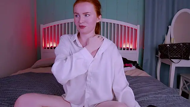 Snapshot of GingerArin chatting on November 2025 01:43:01 PM GingerArin online show from November 2025 01:43:01 PM