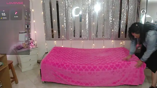 mijal queen online show from January 2025 02:27:01 AM