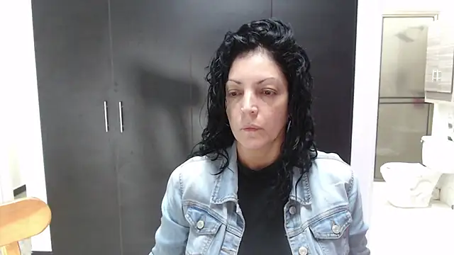 mijal queen online show from November 2025 03:07:01 AM