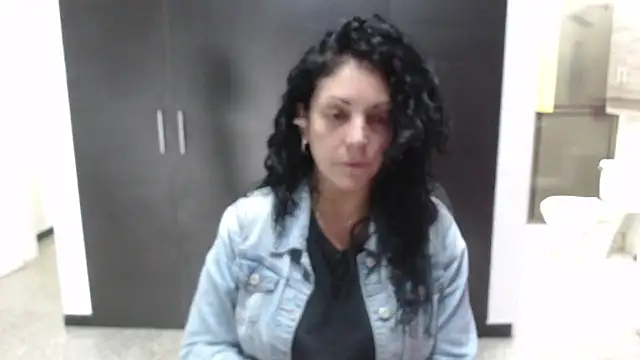 mijal queen online show from November 2025 02:54:01 AM