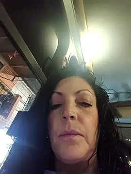 mijal queen online show from November 2025 12:25:01 AM