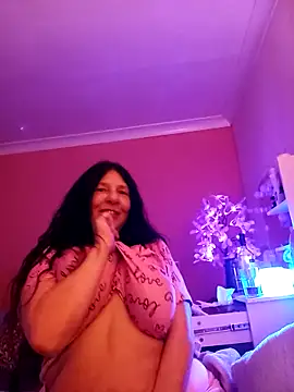 Snapshot of Leanne43 chatting on April 2026 11:46:02 PM Leanne43 online show from April 2026 11:46:02 PM