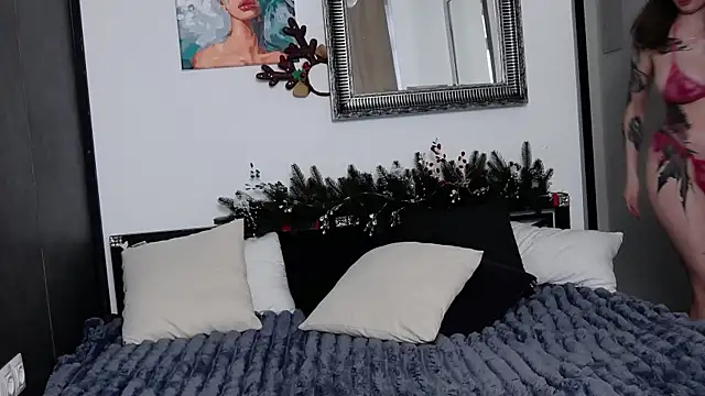 Ashley Ross  online show from February 2025 07:40:02 AM