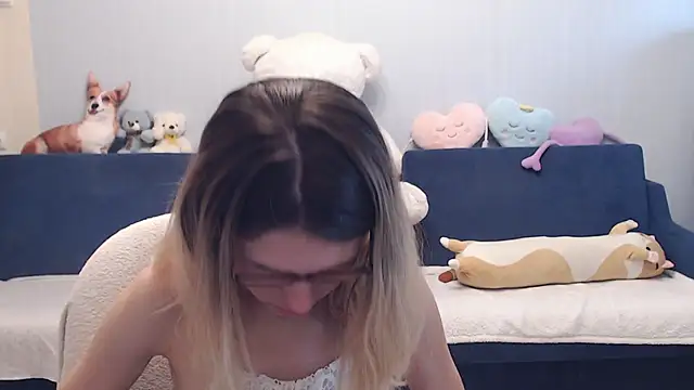 night is dark online show from October 2025 01:45:02 PM