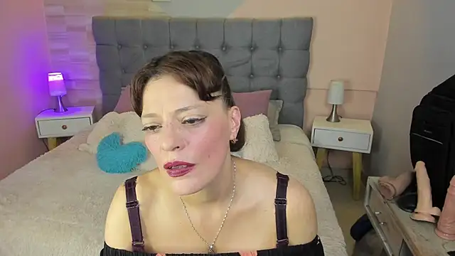  Abril W online show from October 2025 11:45:02 PM