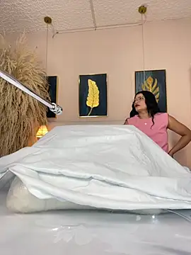 valerie lya online show from October 2025 08:04:01 PM