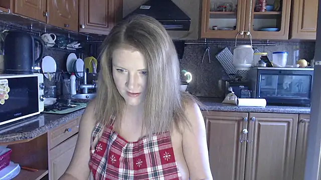 LizaCakes online show from March 2025 11:08:02 AM