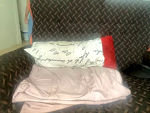 Wonderfulrose online show from October 2025 12:57:02 PM