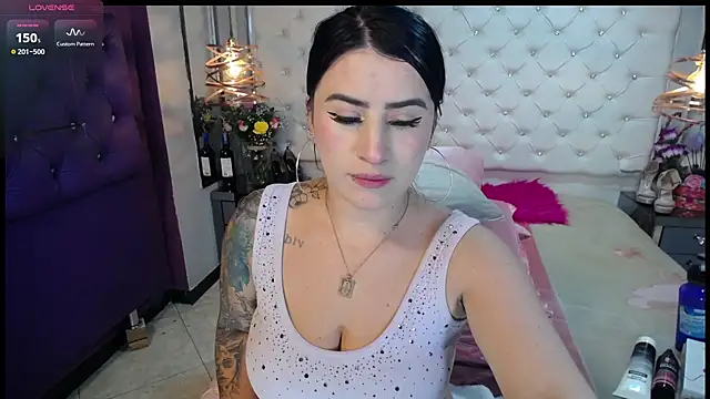 Snapshot of Nara_belen chatting on December 2024 03:37:02 AM Nara belen online show from December 2024 03:37:02 AM