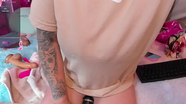 Snapshot of Nara_belen chatting on December 2024 01:24:02 AM Nara belen online show from December 2024 01:24:02 AM