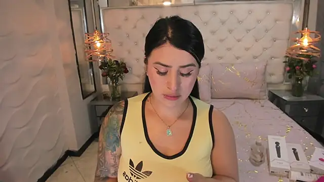 Snapshot of Nara_belen chatting on February 2025 06:07:01 AM Nara belen online show from February 2025 06:07:01 AM